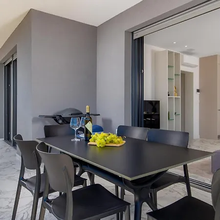 Appartamento 2 Bedroom Amazing In *