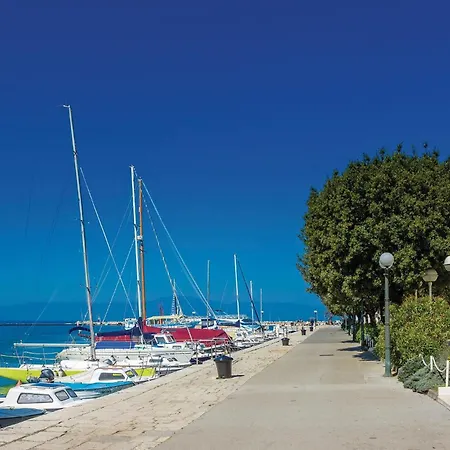 Appartamento 2 Bedroom Amazing In Malinska